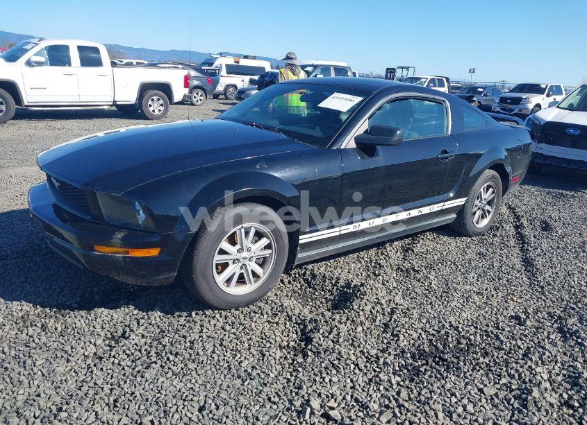 Photo 2 of 2005 Ford Mustang V6 DELUXE/V6 PREMIUM (VIN 1ZVFT80N555128494)