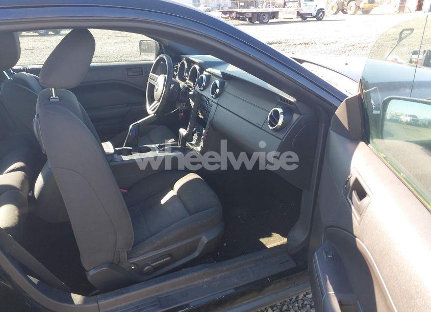 Photo 5 of 2005 Ford Mustang V6 DELUXE/V6 PREMIUM (VIN 1ZVFT80N555128494)