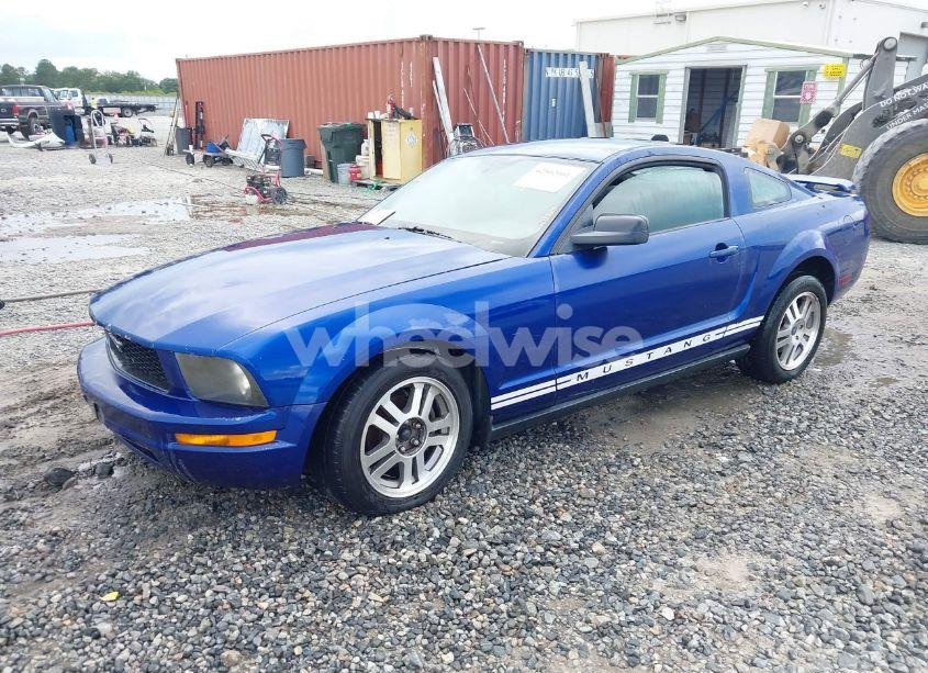 Photo 2 of 2005 Ford Mustang V6 DELUXE/V6 PREMIUM (VIN 1ZVFT80N555143979)