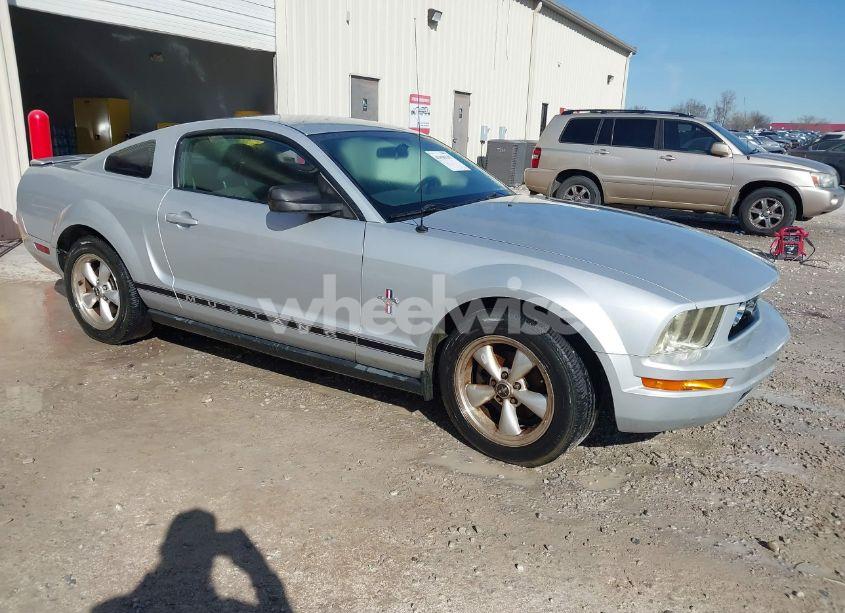 2007 Ford Mustang V6 DELUXE/V6 PREMIUM (VIN 1ZVFT80N575368356) main photo