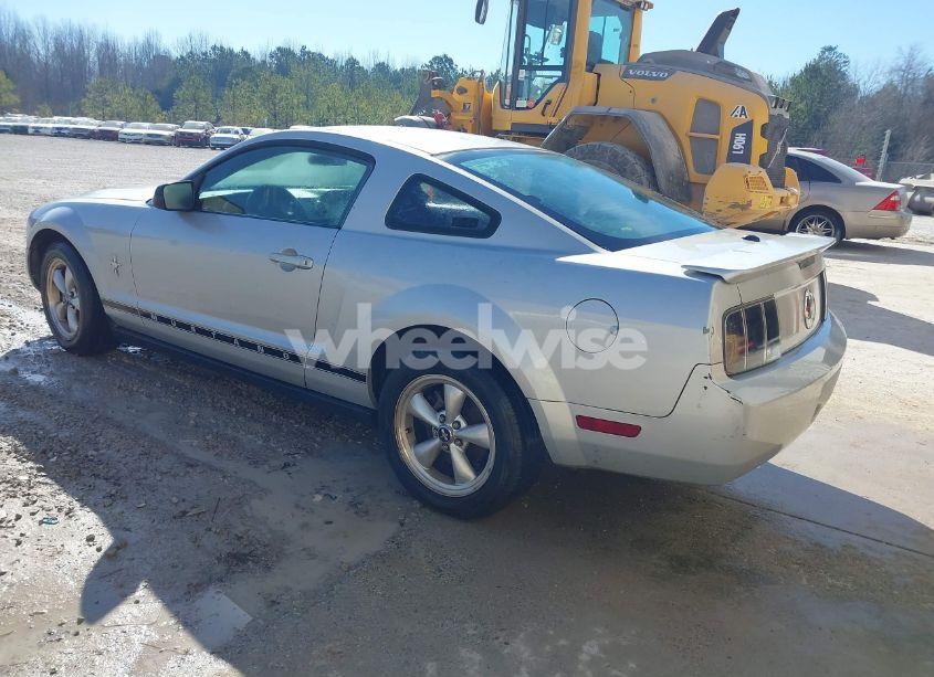 Photo 3 of 2007 Ford Mustang V6 DELUXE/V6 PREMIUM (VIN 1ZVFT80N575368356)