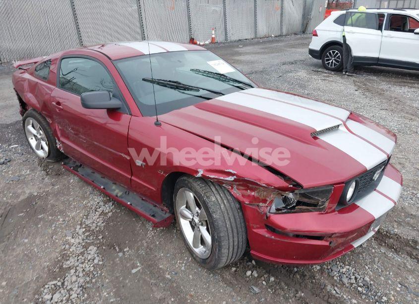 2005 Ford Mustang V6 DELUXE/V6 PREMIUM (VIN 1ZVFT80N655143957) main photo