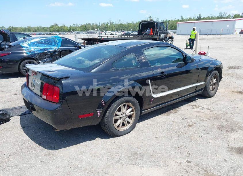 Photo 4 of 2007 Ford Mustang V6 DELUXE/V6 PREMIUM (VIN 1ZVFT80N675242314)
