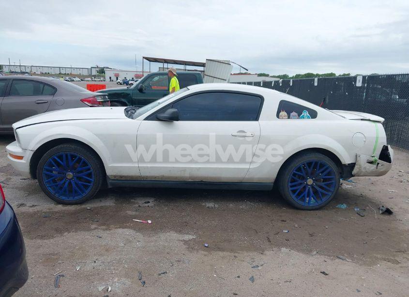 Photo 14 of 2007 Ford Mustang V6 DELUXE/V6 PREMIUM (VIN 1ZVFT80N675258268)