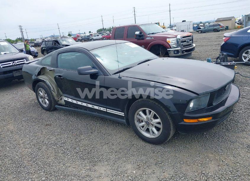 2007 Ford Mustang V6 DELUXE/V6 PREMIUM (VIN 1ZVFT80N675258576) main photo