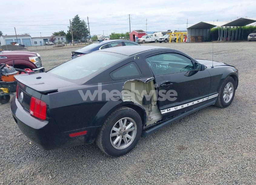 Photo 4 of 2007 Ford Mustang V6 DELUXE/V6 PREMIUM (VIN 1ZVFT80N675258576)