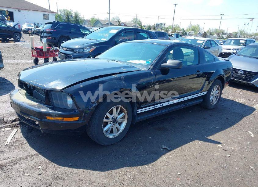 Photo 2 of 2007 Ford Mustang V6 DELUXE/V6 PREMIUM (VIN 1ZVFT80N675361920)