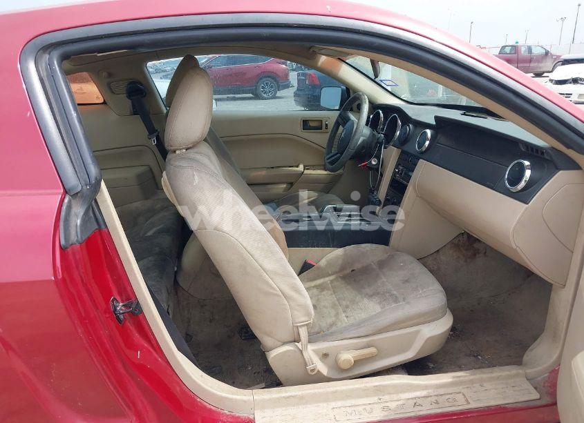 Photo 5 of 2005 Ford Mustang V6 DELUXE/V6 PREMIUM (VIN 1ZVFT80N755228032)