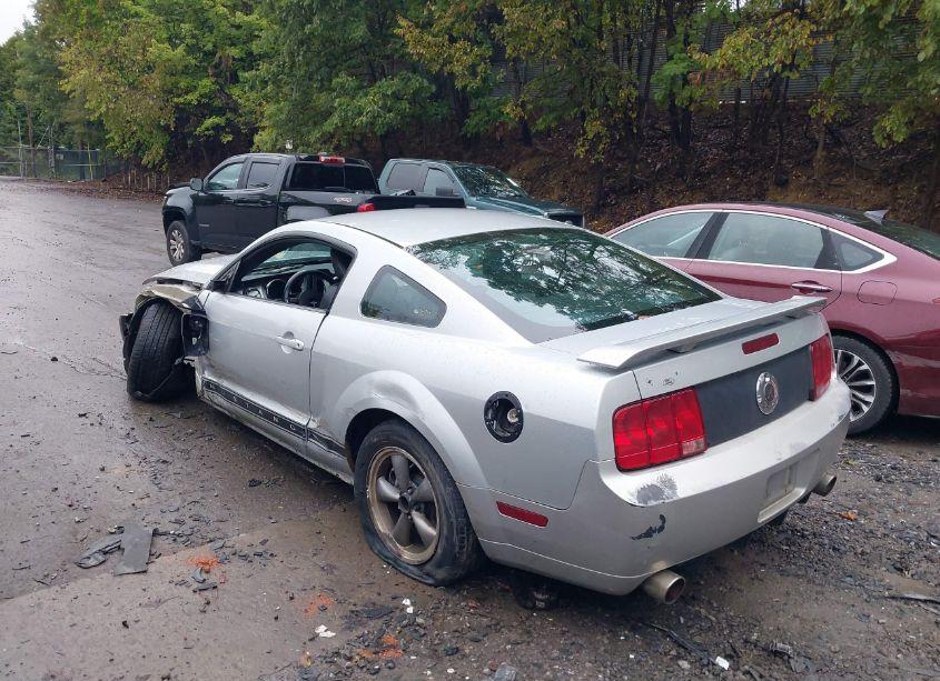 Photo 3 of 2006 Ford Mustang V6 (VIN 1ZVFT80N765242725)