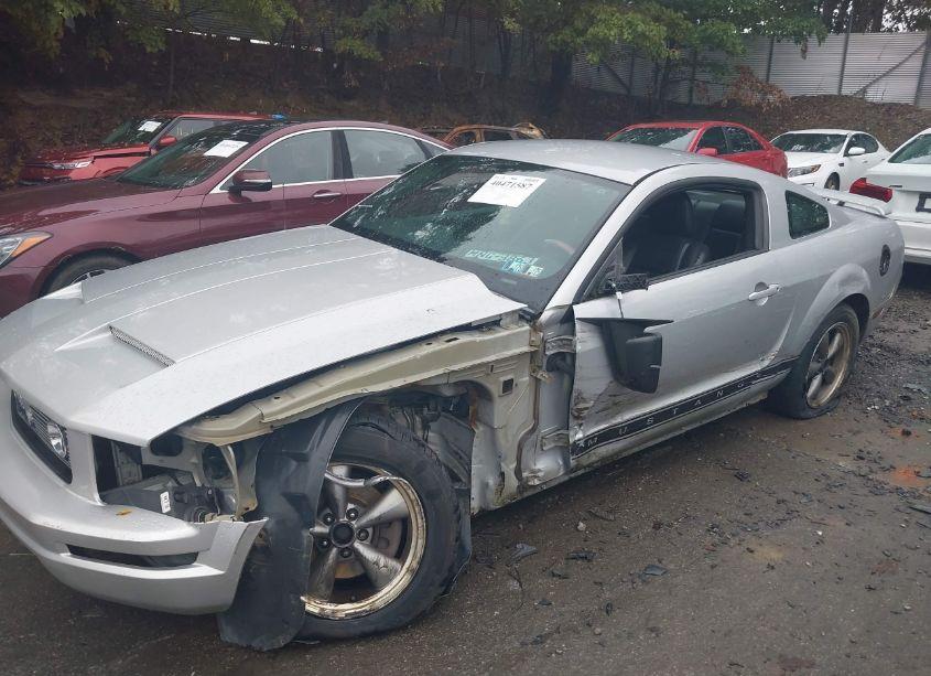 Photo 6 of 2006 Ford Mustang V6 (VIN 1ZVFT80N765242725)
