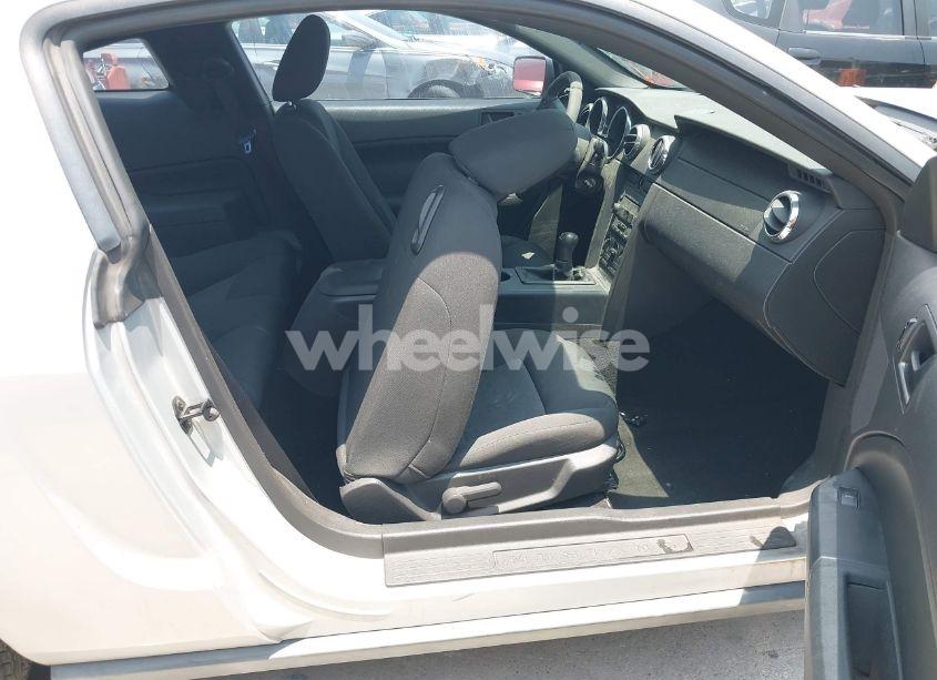 Photo 5 of 2007 Ford Mustang V6 DELUXE/V6 PREMIUM (VIN 1ZVFT80N775248994)