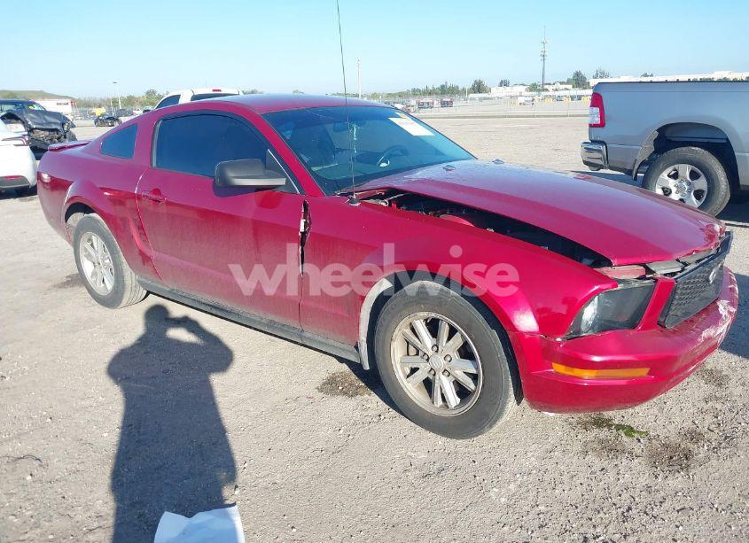 2007 Ford Mustang V6 DELUXE/V6 PREMIUM (VIN 1ZVFT80N775296060) main photo
