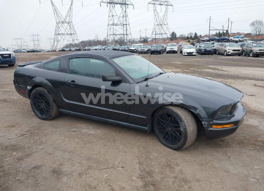 2007 Ford Mustang V6 DELUXE/V6 PREMIUM (VIN 1ZVFT80N775324553) main photo