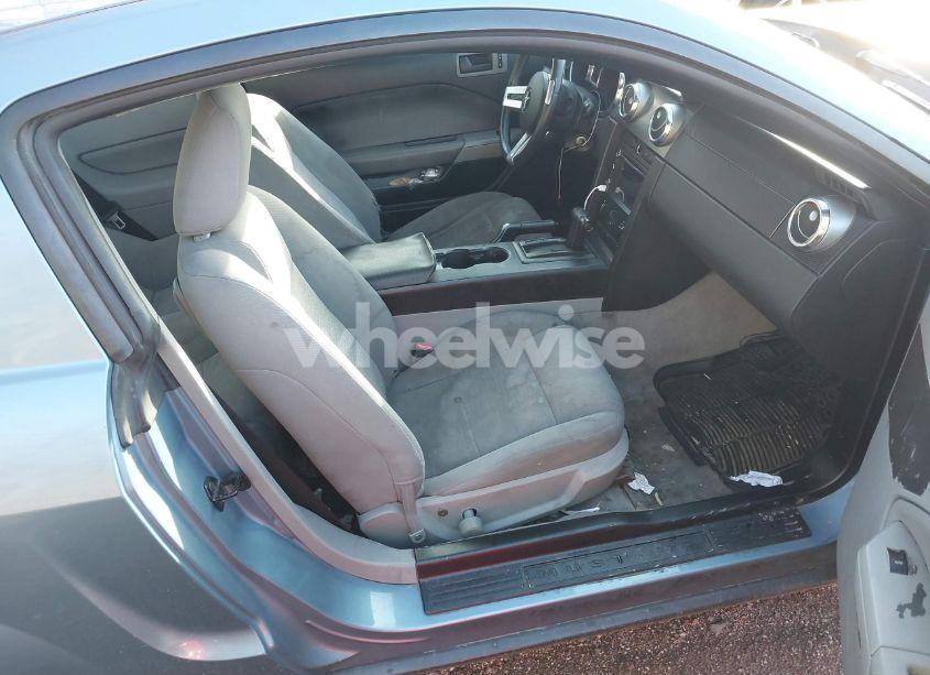 Photo 5 of 2005 Ford Mustang V6 DELUXE/V6 PREMIUM (VIN 1ZVFT80N855137996)