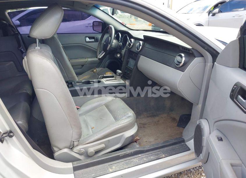 Photo 5 of 2005 Ford Mustang V6 DELUXE/V6 PREMIUM (VIN 1ZVFT80N855148982)