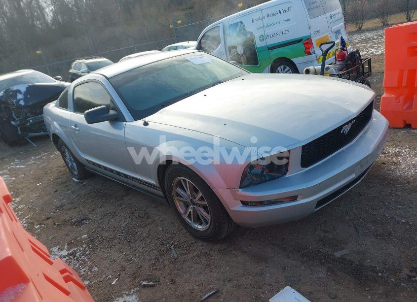 2005 Ford Mustang V6 DELUXE/V6 PREMIUM (VIN 1ZVFT80N855149405) main photo