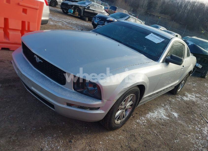 Photo 2 of 2005 Ford Mustang V6 DELUXE/V6 PREMIUM (VIN 1ZVFT80N855149405)