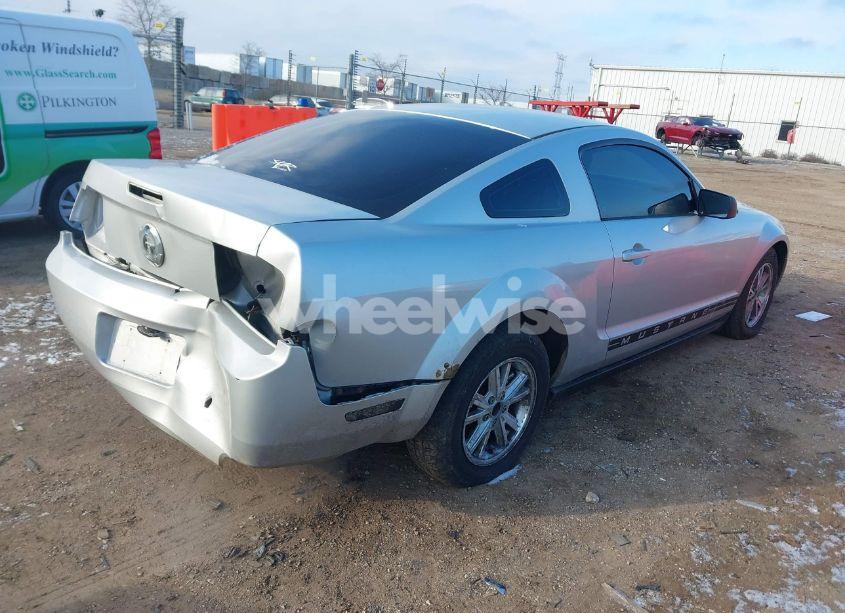 Photo 4 of 2005 Ford Mustang V6 DELUXE/V6 PREMIUM (VIN 1ZVFT80N855149405)