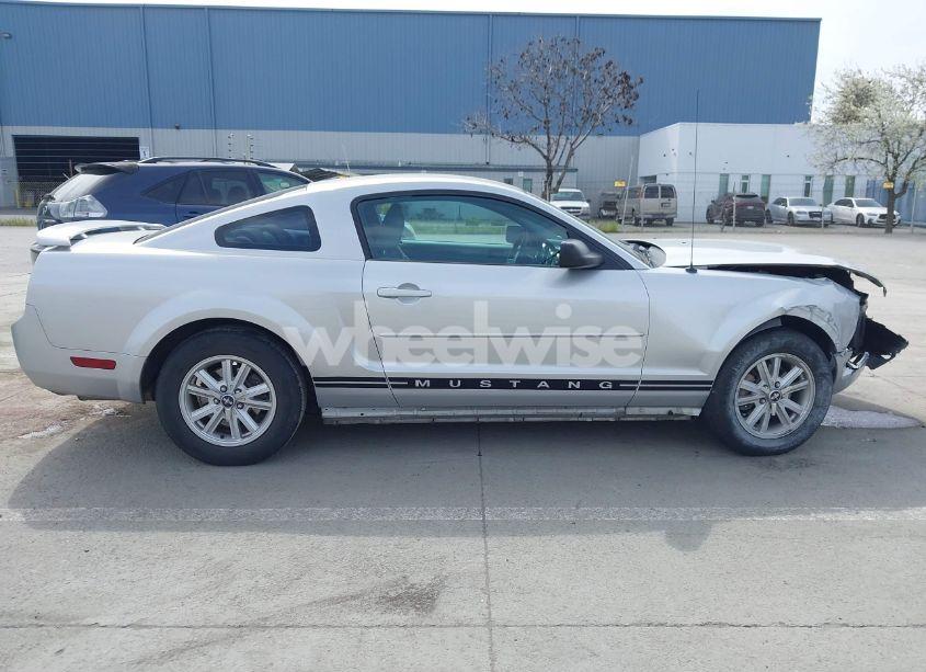 Photo 14 of 2005 Ford Mustang V6 DELUXE/V6 PREMIUM (VIN 1ZVFT80N855189337)