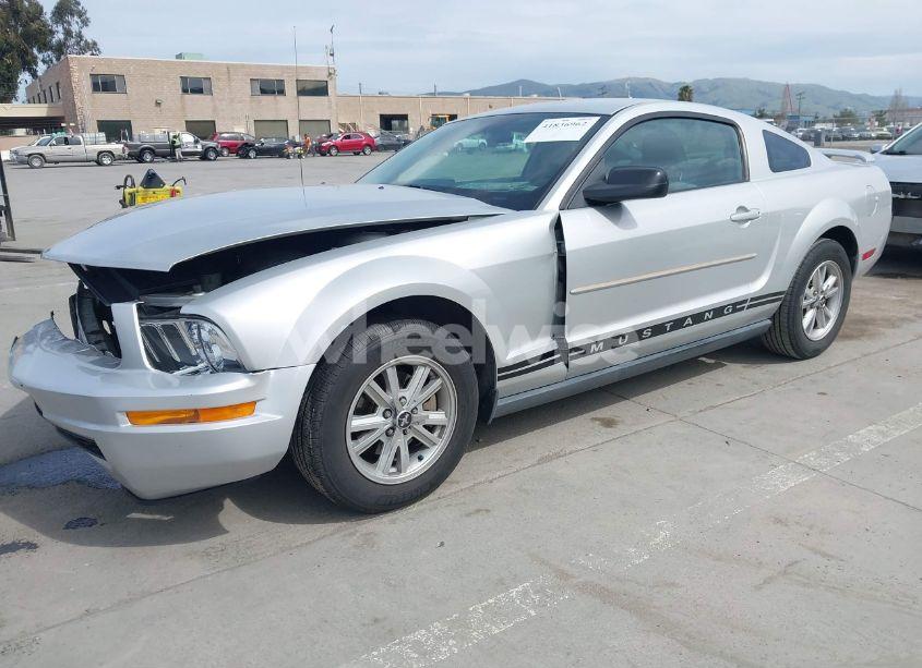 Photo 2 of 2005 Ford Mustang V6 DELUXE/V6 PREMIUM (VIN 1ZVFT80N855189337)