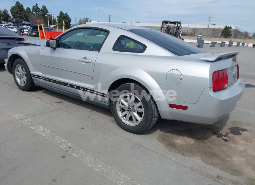 Photo 3 of 2005 Ford Mustang V6 DELUXE/V6 PREMIUM (VIN 1ZVFT80N855189337)