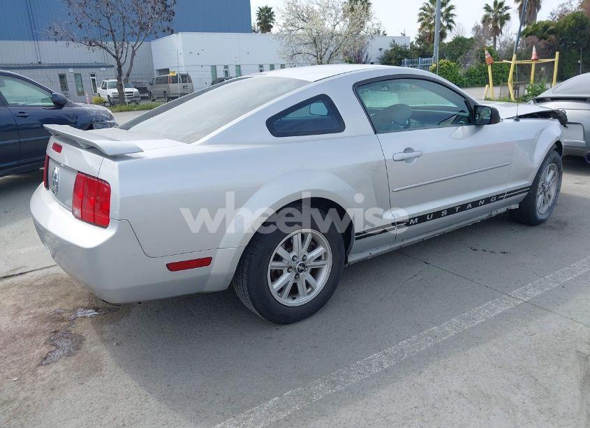 Photo 4 of 2005 Ford Mustang V6 DELUXE/V6 PREMIUM (VIN 1ZVFT80N855189337)