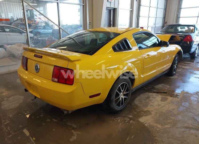 Photo 4 of 2005 Ford Mustang V6 DELUXE/V6 PREMIUM (VIN 1ZVFT80N855251769)