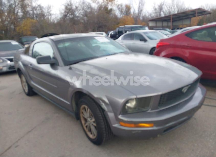 2006 Ford Mustang V6 (VIN 1ZVFT80N865104708) main photo