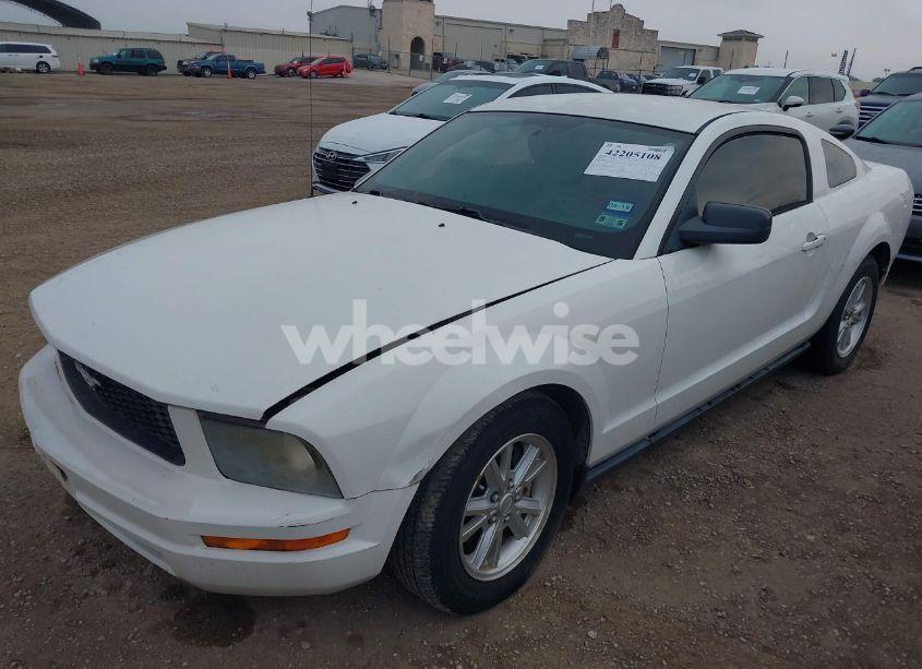 Photo 2 of 2007 Ford Mustang V6 DELUXE/V6 PREMIUM (VIN 1ZVFT80N875359456)