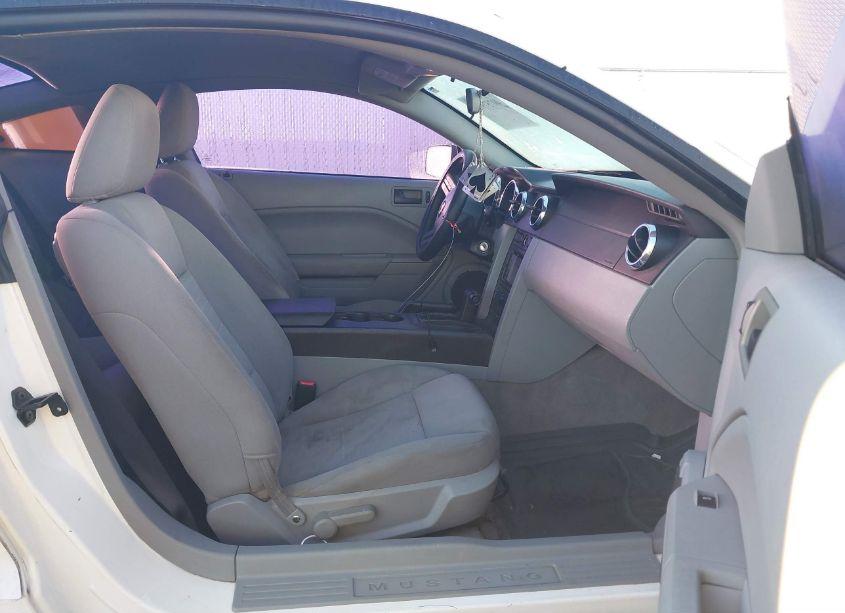 Photo 5 of 2005 Ford Mustang V6 DELUXE/V6 PREMIUM (VIN 1ZVFT80N955131012)