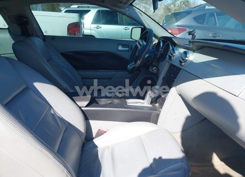 Photo 5 of 2005 Ford Mustang V6 DELUXE/V6 PREMIUM (VIN 1ZVFT80N955169470)