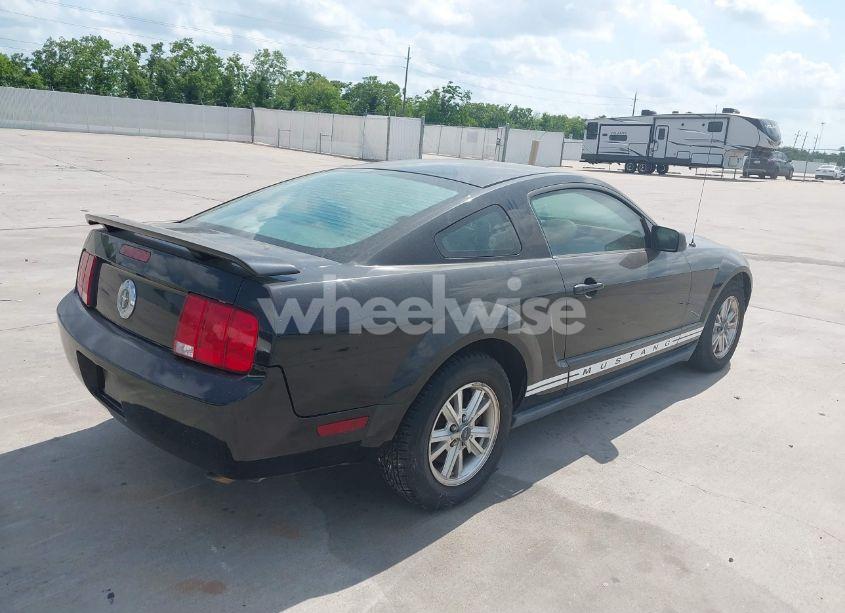 Photo 4 of 2005 Ford Mustang V6 DELUXE/V6 PREMIUM (VIN 1ZVFT80N955174054)