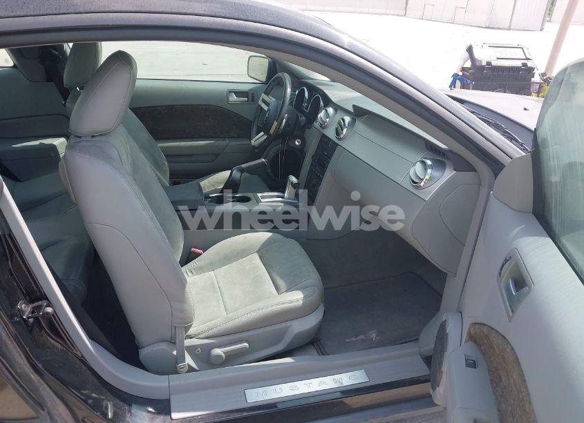 Photo 5 of 2005 Ford Mustang V6 DELUXE/V6 PREMIUM (VIN 1ZVFT80N955174054)