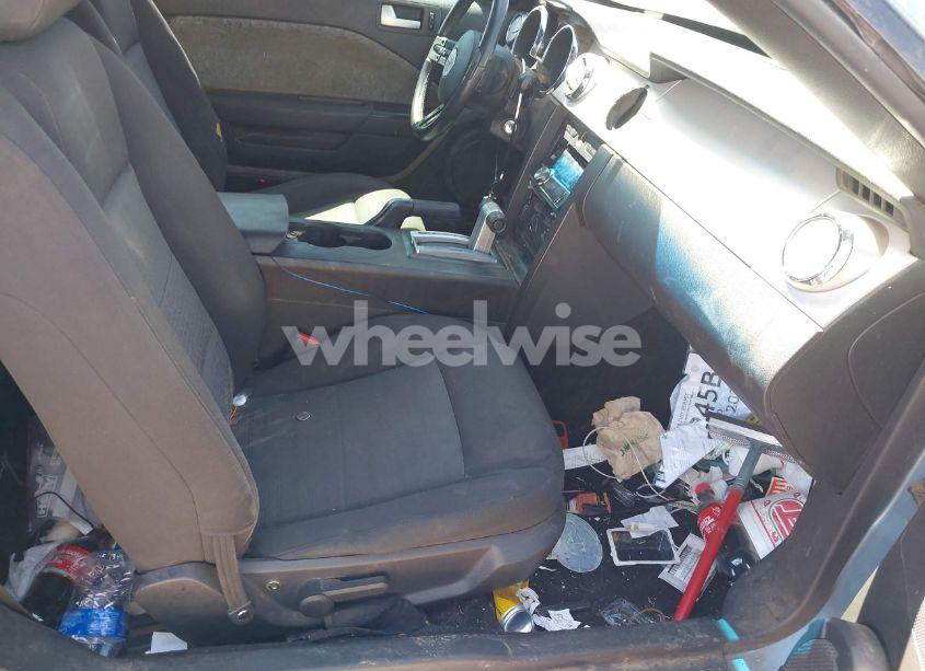 Photo 5 of 2005 Ford Mustang V6 DELUXE/V6 PREMIUM (VIN 1ZVFT80N955256205)