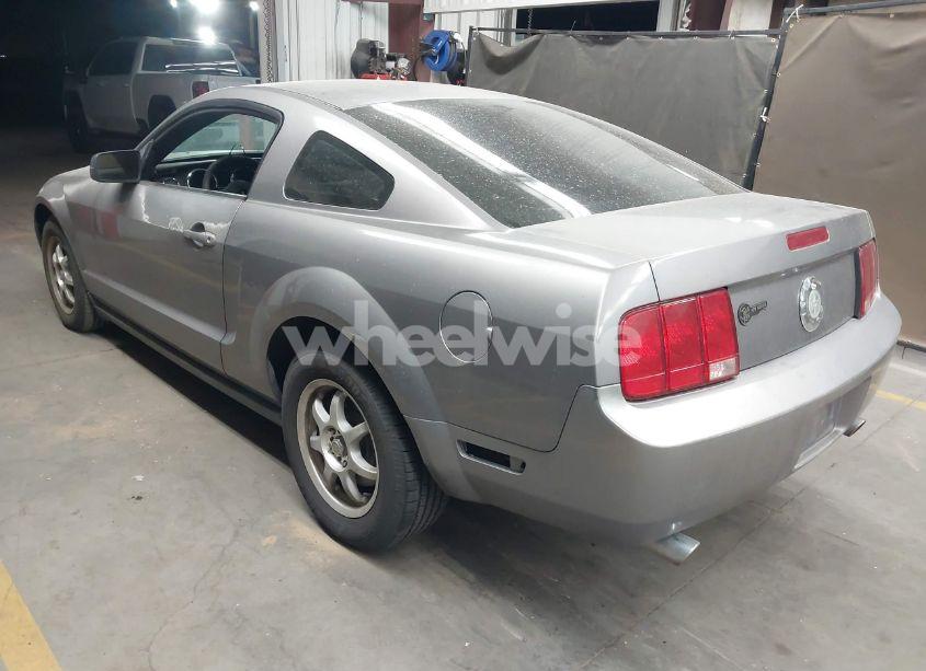 Photo 3 of 2006 Ford Mustang V6 (VIN 1ZVFT80N965118228)