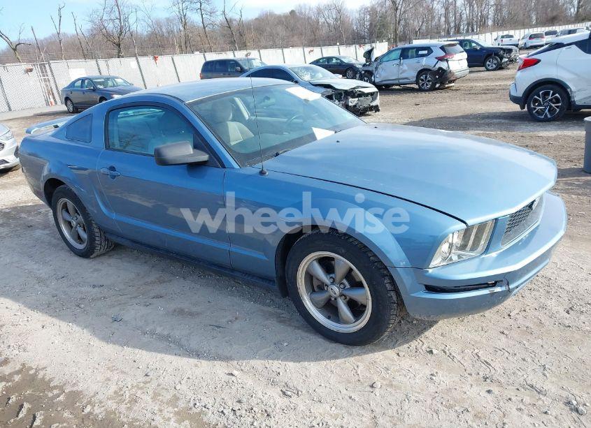 2006 Ford Mustang V6 (VIN 1ZVFT80N965136812) main photo