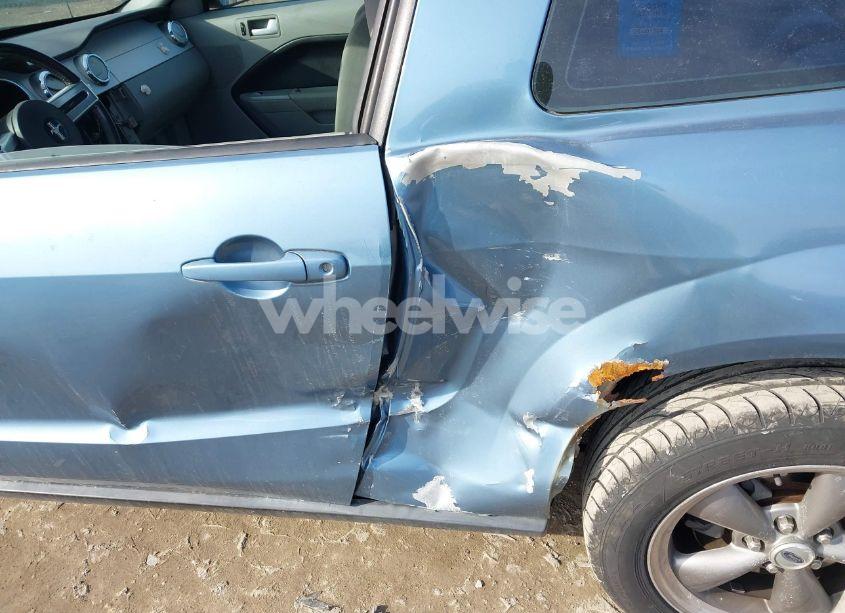 Photo 6 of 2006 Ford Mustang V6 (VIN 1ZVFT80N965136812)