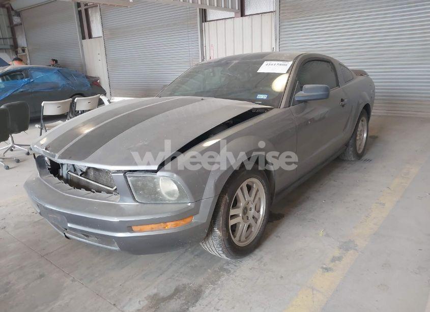 Photo 2 of 2007 Ford Mustang V6 DELUXE/V6 PREMIUM (VIN 1ZVFT80N975246907)