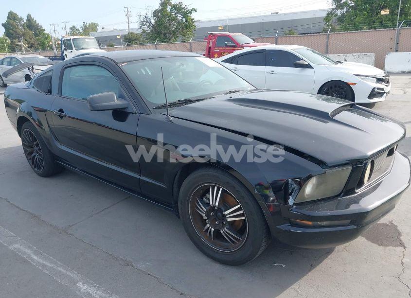 2007 Ford Mustang V6 DELUXE/V6 PREMIUM (VIN 1ZVFT80N975282483) main photo