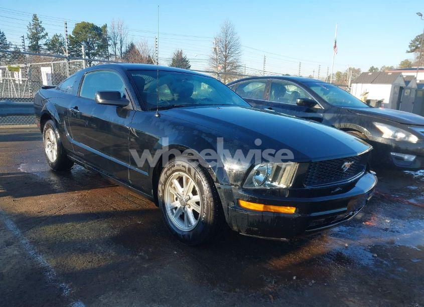 2007 Ford Mustang V6 DELUXE/V6 PREMIUM (VIN 1ZVFT80N975370093) main photo