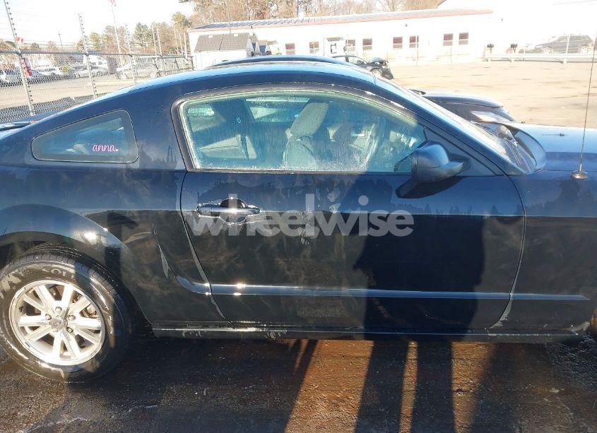 Photo 13 of 2007 Ford Mustang V6 DELUXE/V6 PREMIUM (VIN 1ZVFT80N975370093)