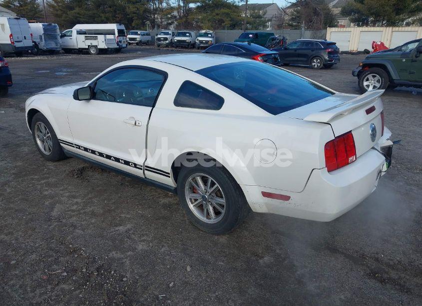 Photo 3 of 2005 Ford Mustang V6 DELUXE/V6 PREMIUM (VIN 1ZVFT80NX55249389)