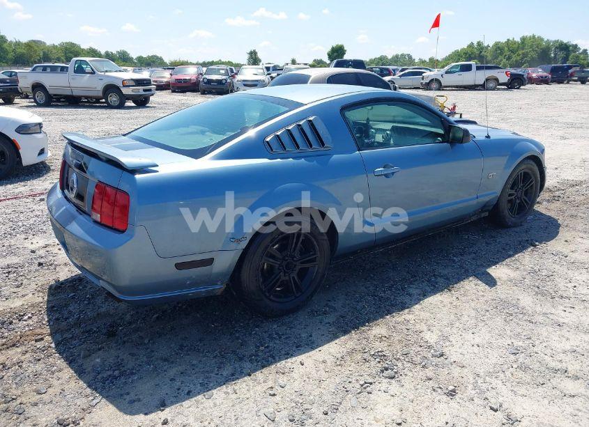 Photo 4 of 2005 Ford Mustang GT DELUXE/GT PREMIUM (VIN 1ZVFT82H155200458)