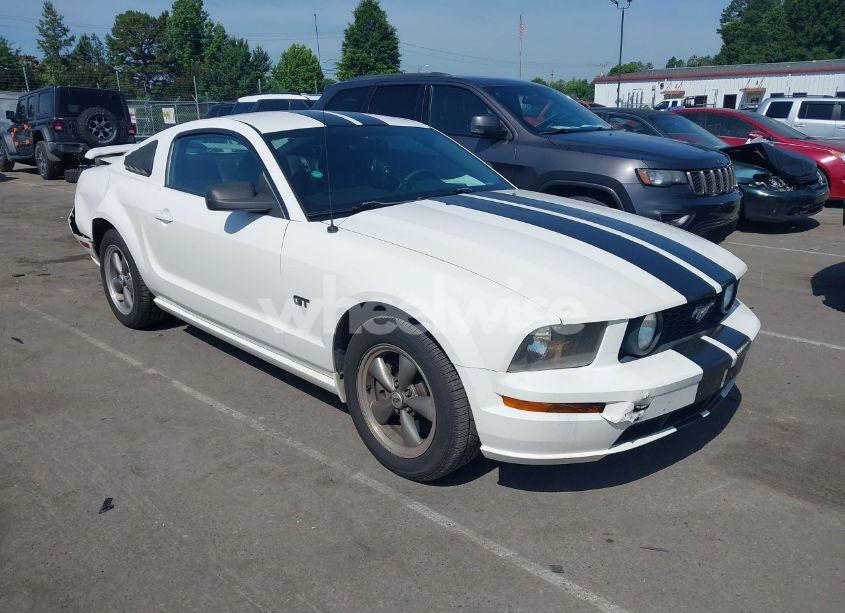 2005 Ford Mustang GT DELUXE/GT PREMIUM (VIN 1ZVFT82H155226414) main photo