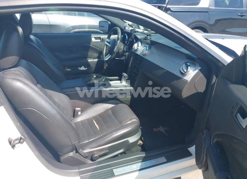 Photo 5 of 2005 Ford Mustang GT DELUXE/GT PREMIUM (VIN 1ZVFT82H155226414)