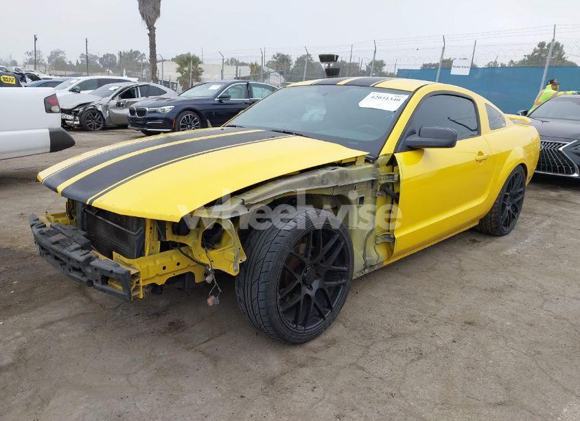 Photo 2 of 2006 Ford Mustang GT (VIN 1ZVFT82H165206827)