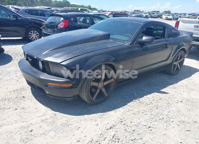 Photo 2 of 2005 Ford Mustang GT DELUXE/GT PREMIUM (VIN 1ZVFT82H255119937)