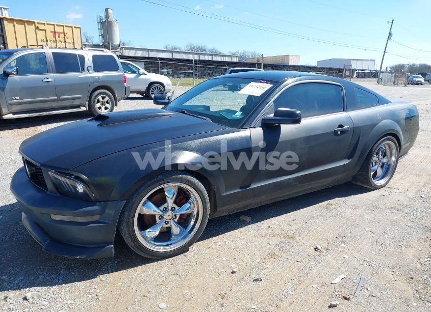 Photo 2 of 2005 Ford Mustang GT DELUXE/GT PREMIUM (VIN 1ZVFT82H255205166)