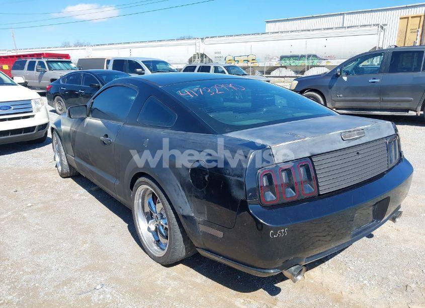 Photo 3 of 2005 Ford Mustang GT DELUXE/GT PREMIUM (VIN 1ZVFT82H255205166)