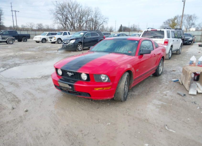 Photo 2 of 2005 Ford Mustang GT DELUXE/GT PREMIUM (VIN 1ZVFT82H255210481)